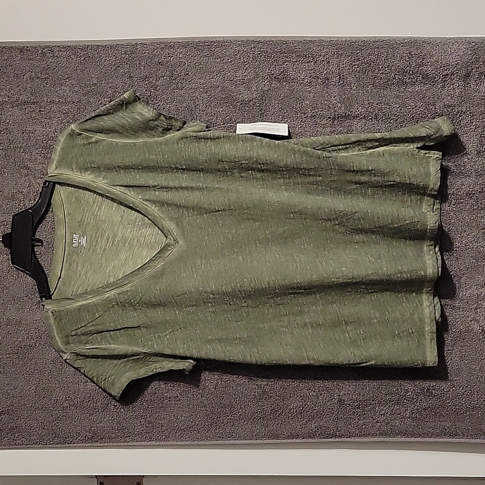 a.n.a. NWT, XL, green, v-nevck s/s, t-shirt.